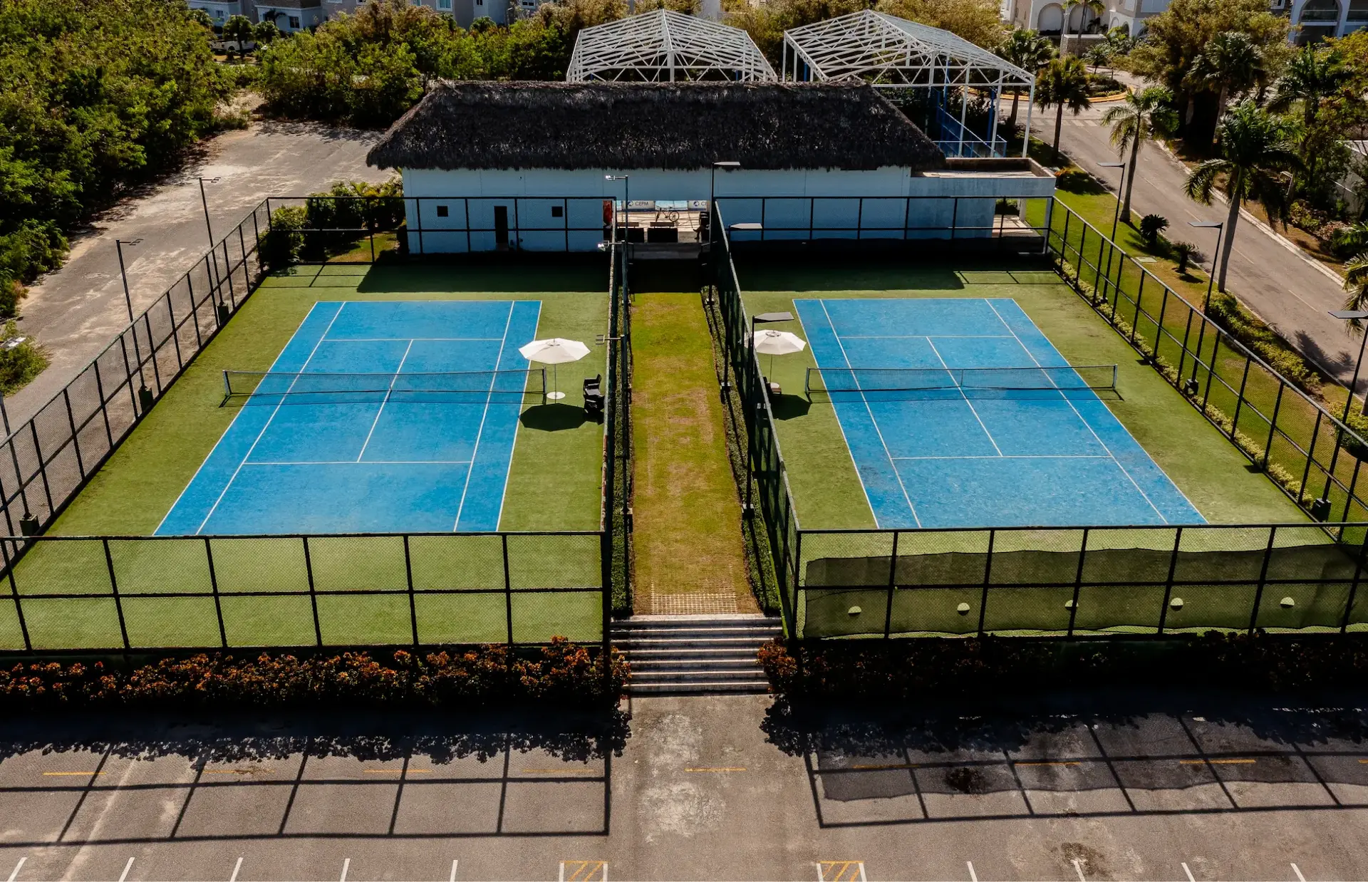 Racquet Club